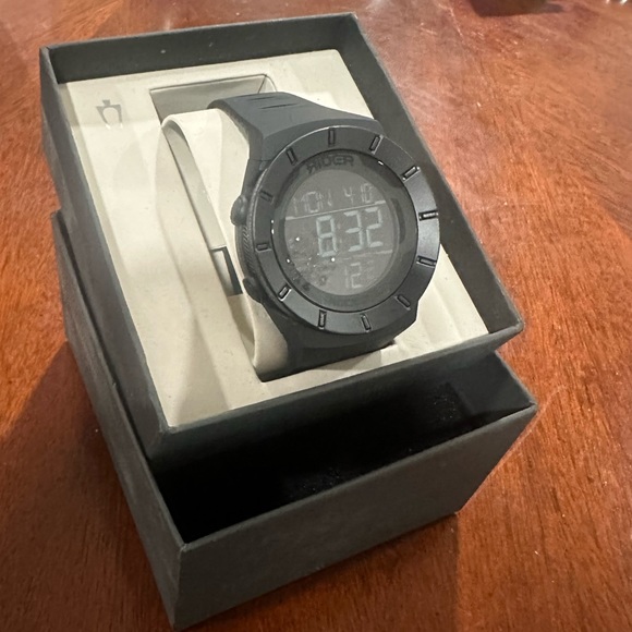 Coliseum Fit (phantom black watch) - Picture 3 of 6